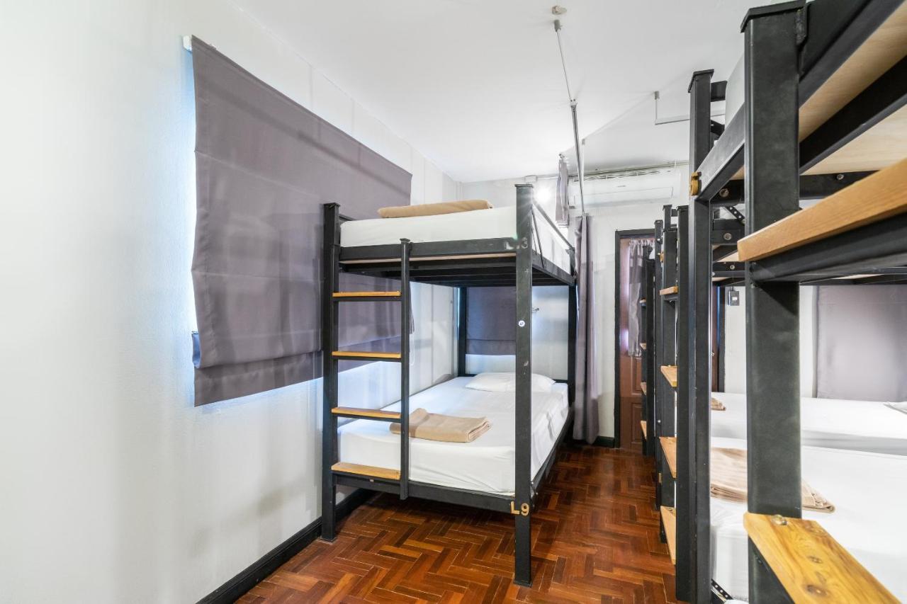 Oyo 677 Le Loftel Hostel Chiang Mai Exteriör bild