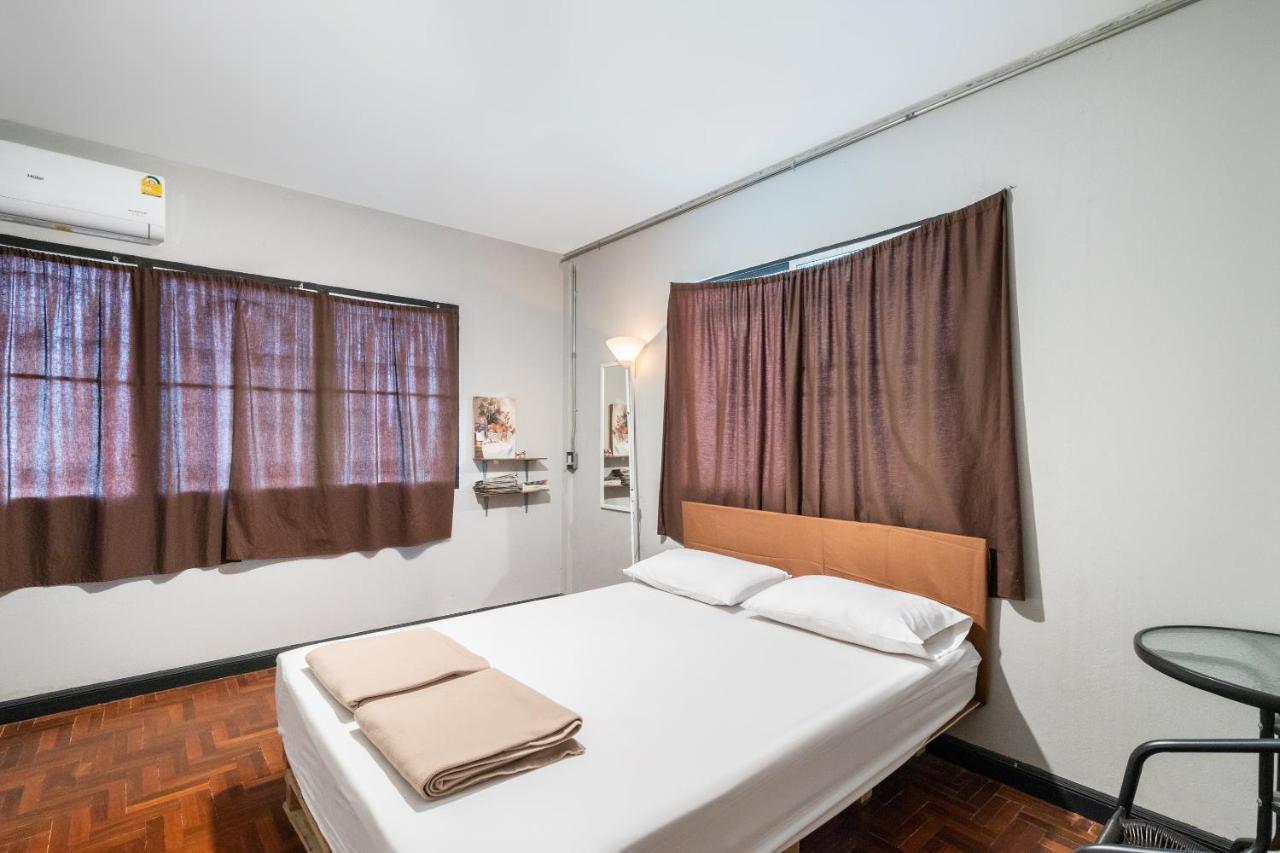 Oyo 677 Le Loftel Hostel Chiang Mai Exteriör bild